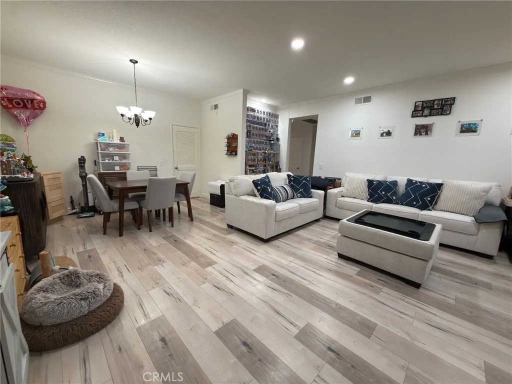 13214 Moorpark Street 108