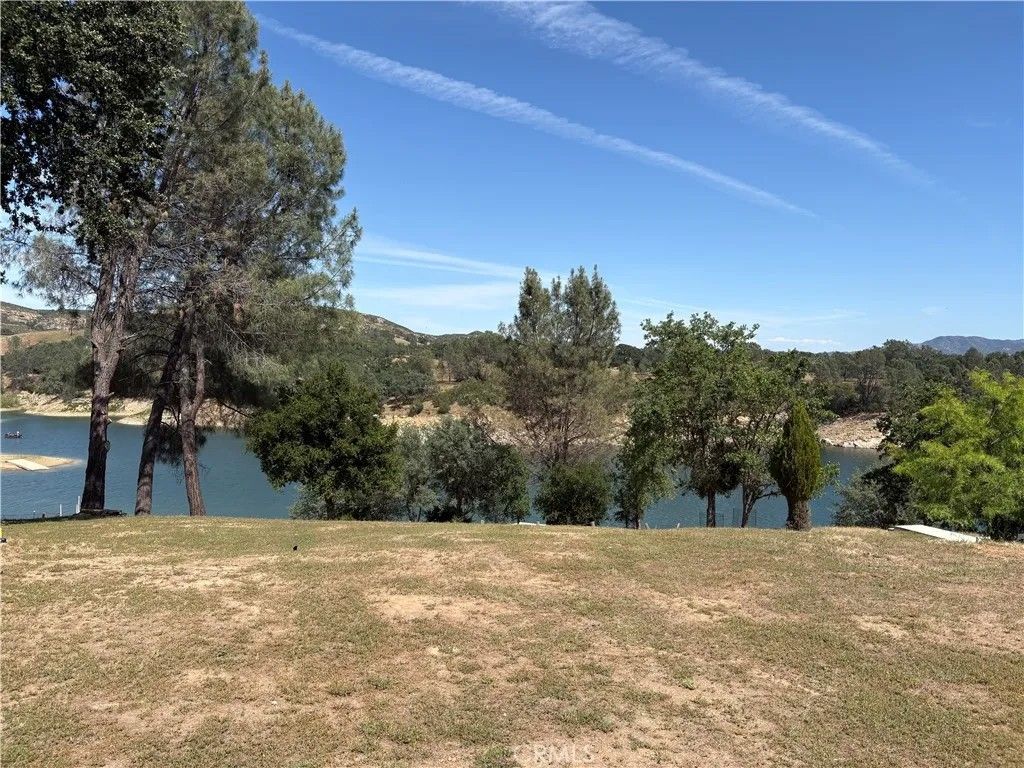 Photo of 6075 Nacimiento Shores Rd, Lake Nacimiento, CA 93426 (MLS # NS26131370)