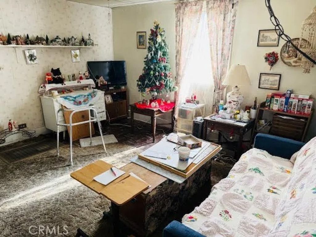 Photo of 10803 Larch Avenue, Bloomington, CA 92316 (MLS # CV26060531)