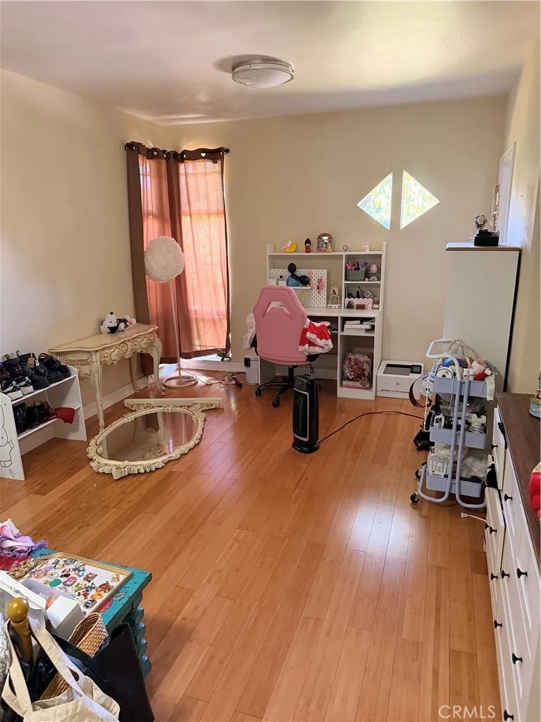 2384 W 30th