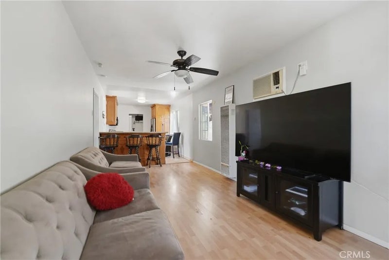 2324 E 108th