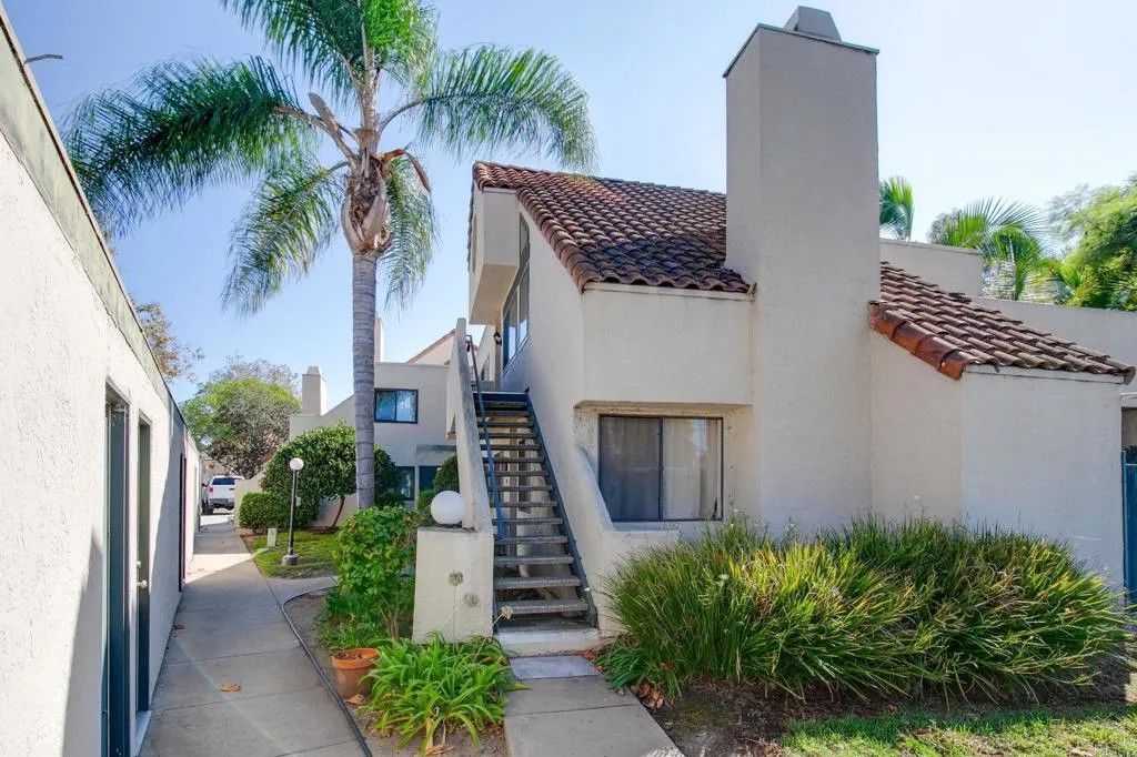 Photo of 383 N Melrose Drive #F, Vista, CA 92083 (MLS # NDP2510357)