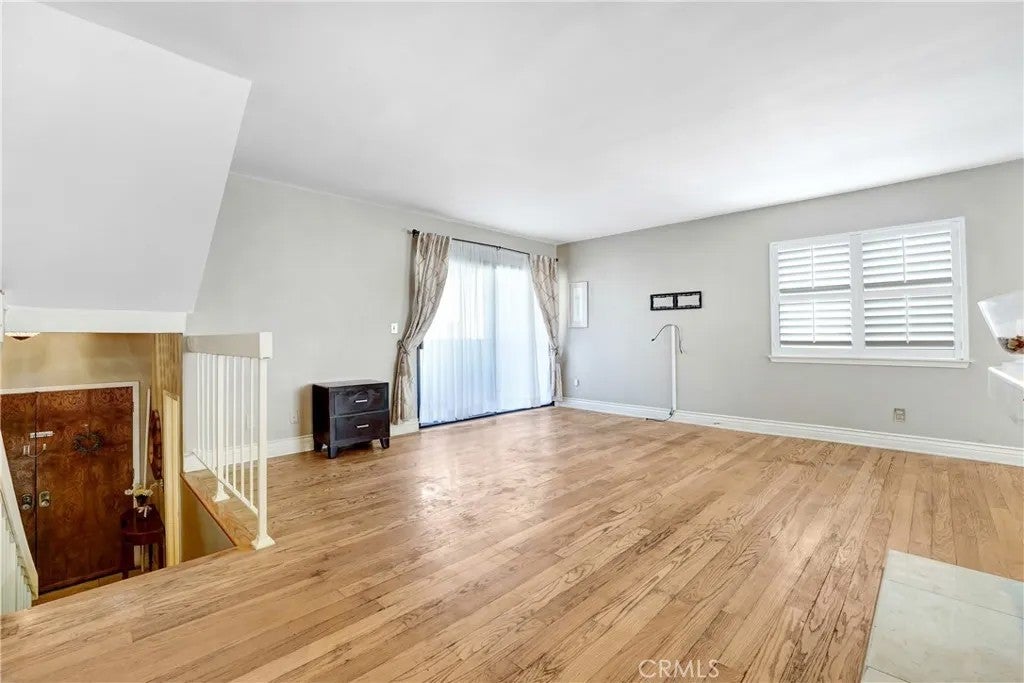 5514 Las Virgenes