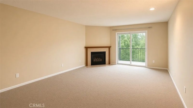 460 Oak Street 210