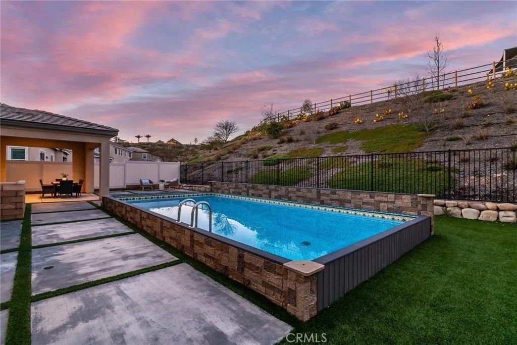 Photo of 28695 Windbreak Terrace, Saugus, CA 91350 (MLS # SR26090101)