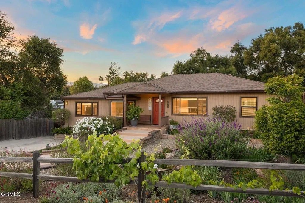 Photo of 245 E Oak View Avenue, Oak View, CA 93022 (MLS # V1-36250)
