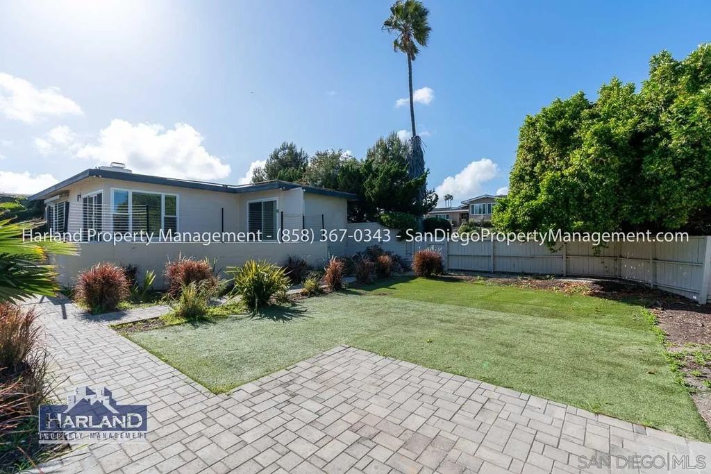 Photo of 2401 Sagebrush Ct, La Jolla, CA 92037 (MLS # 260011472)
