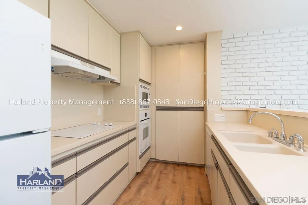 Photo of 2401 Sagebrush Ct, La Jolla, CA 92037 (MLS # 260011472)