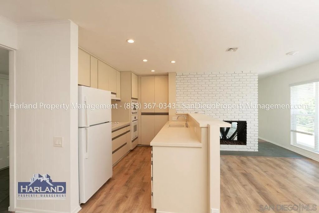 Photo of 2401 Sagebrush Ct, La Jolla, CA 92037 (MLS # 260011472)