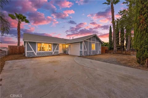 Photo of 560 W Los Angeles Drive, Vista, CA 92083 (MLS # OC26177054) Photo of 560 W Los Angeles Drive, Vista, CA 92083 (MLS # OC26177054)