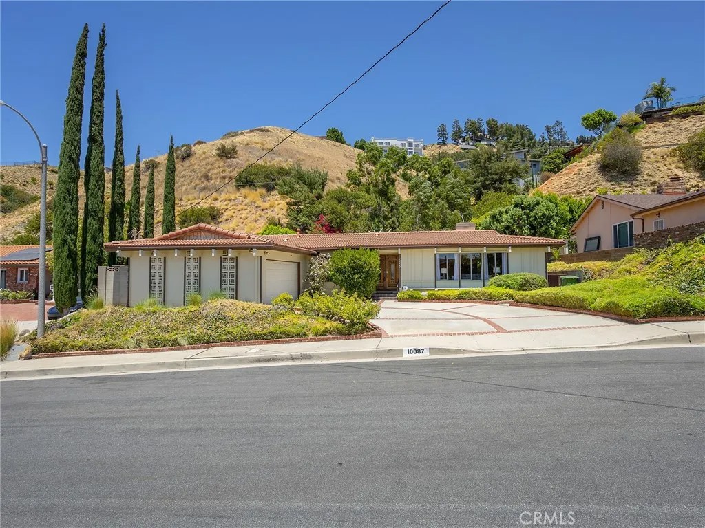 10087 Sully Drive