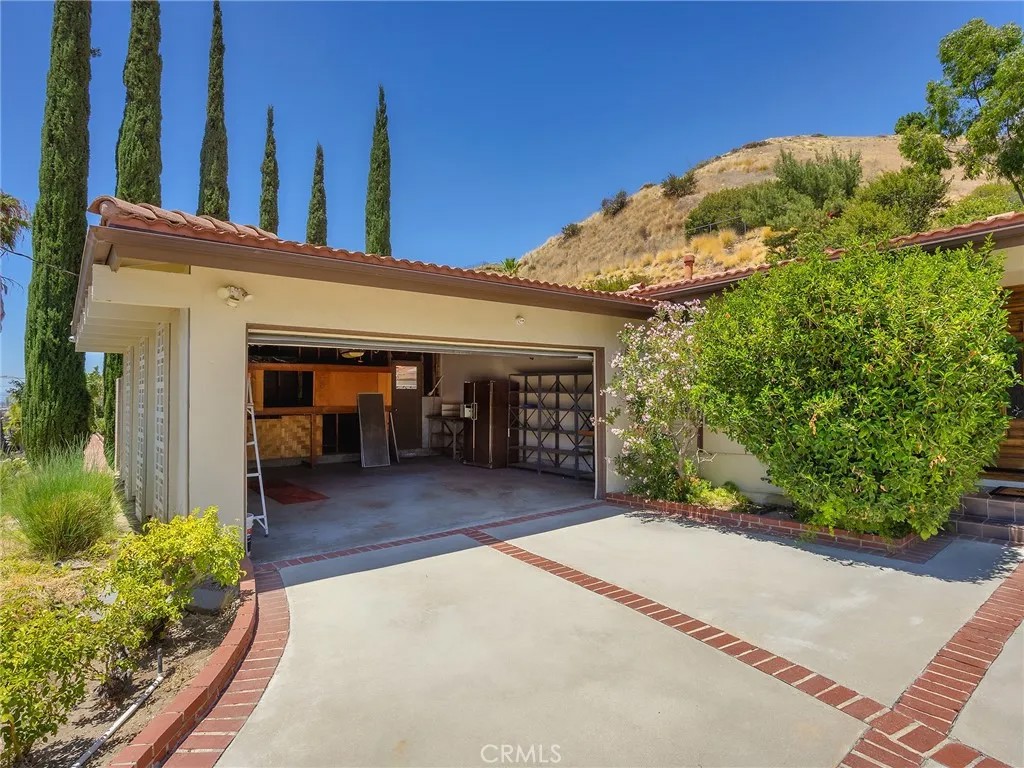 10087 Sully Drive