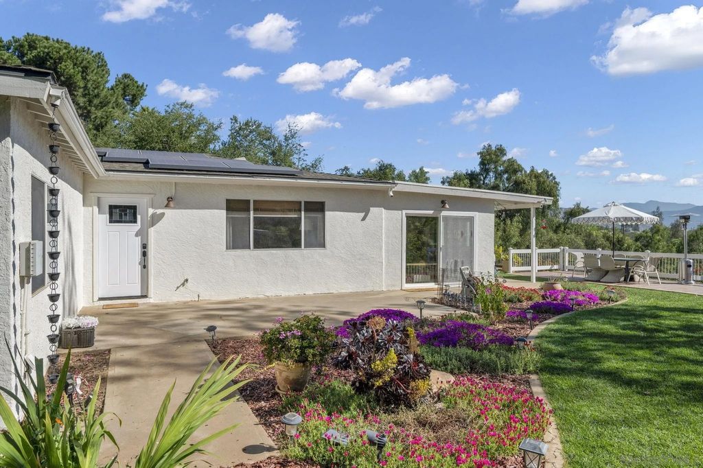 Photo of 214 Kens Rd, El Cajon, CA 92021 (MLS # 260006840)