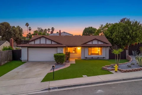 520 La Barca St, Spring Valley, CA 91977 - #: 260019732