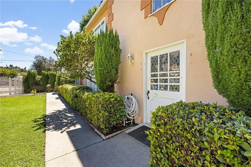 939 N Glendale 1