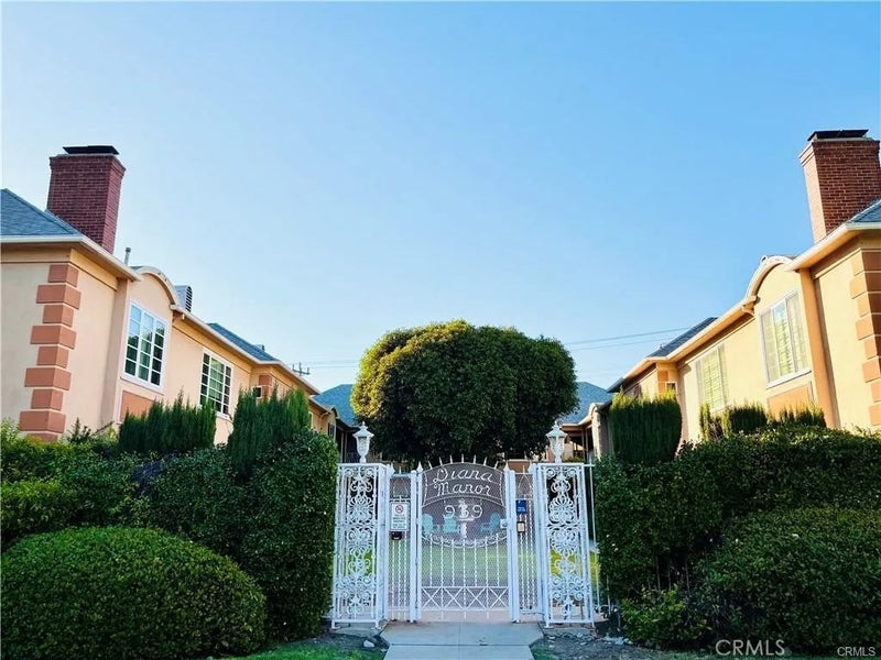 939 N Glendale 1