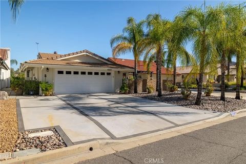Photo of 30042 Point Marina Dr, Canyon Lake, CA 92587 (MLS # SW25246214) Photo of 30042 Point Marina Dr, Canyon Lake, CA 92587 (MLS # SW25246214)