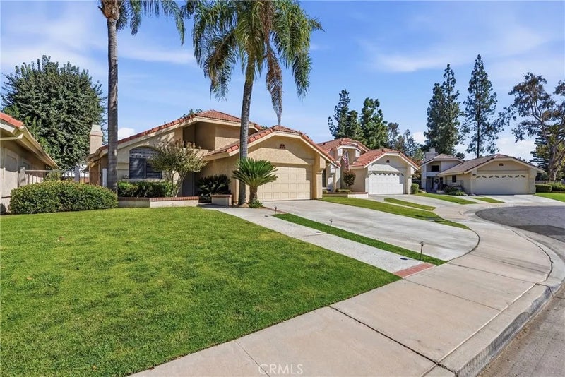 8012 Chaucer Street