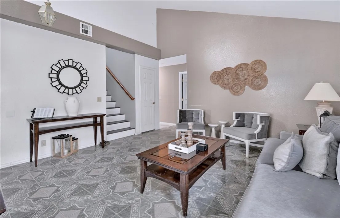 834 E Avenue J6
