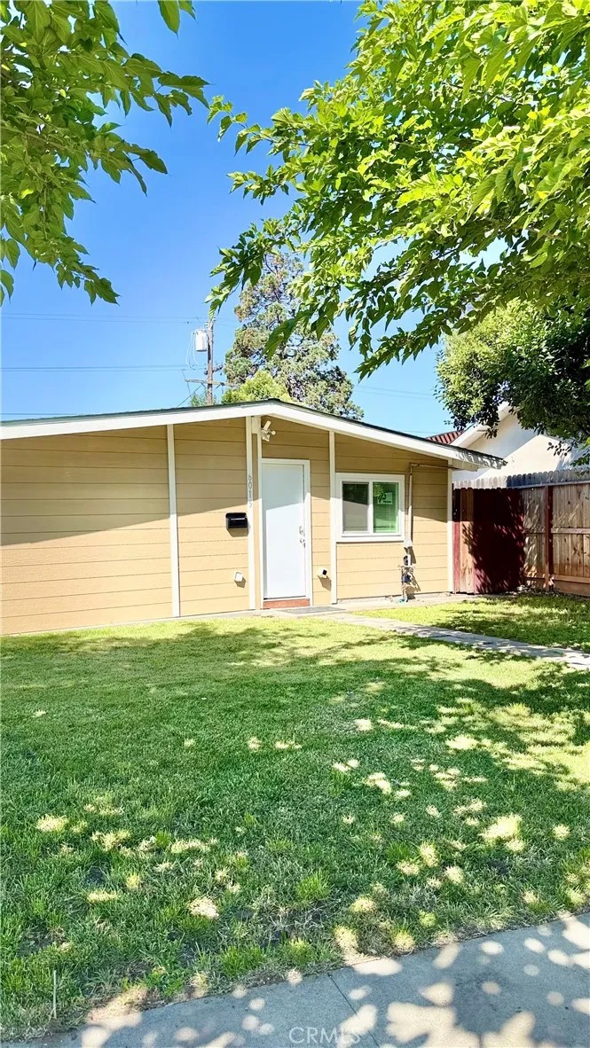6015 N Alturas