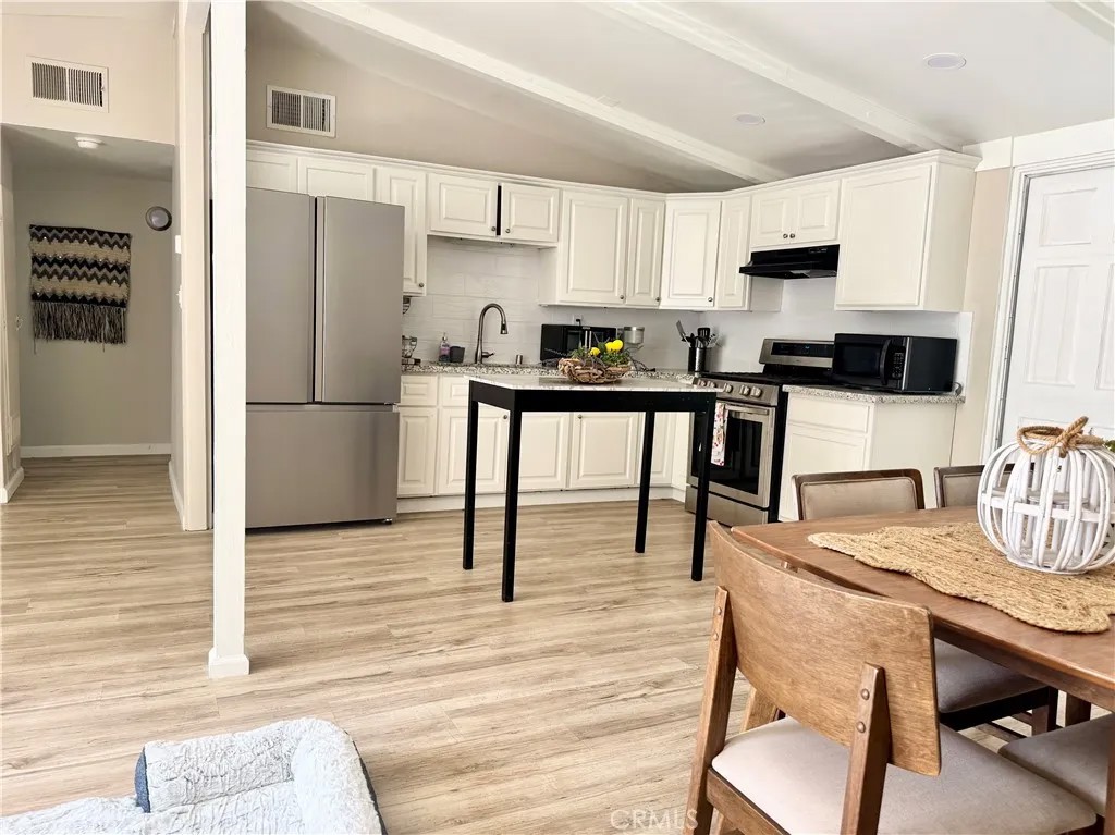6015 N Alturas