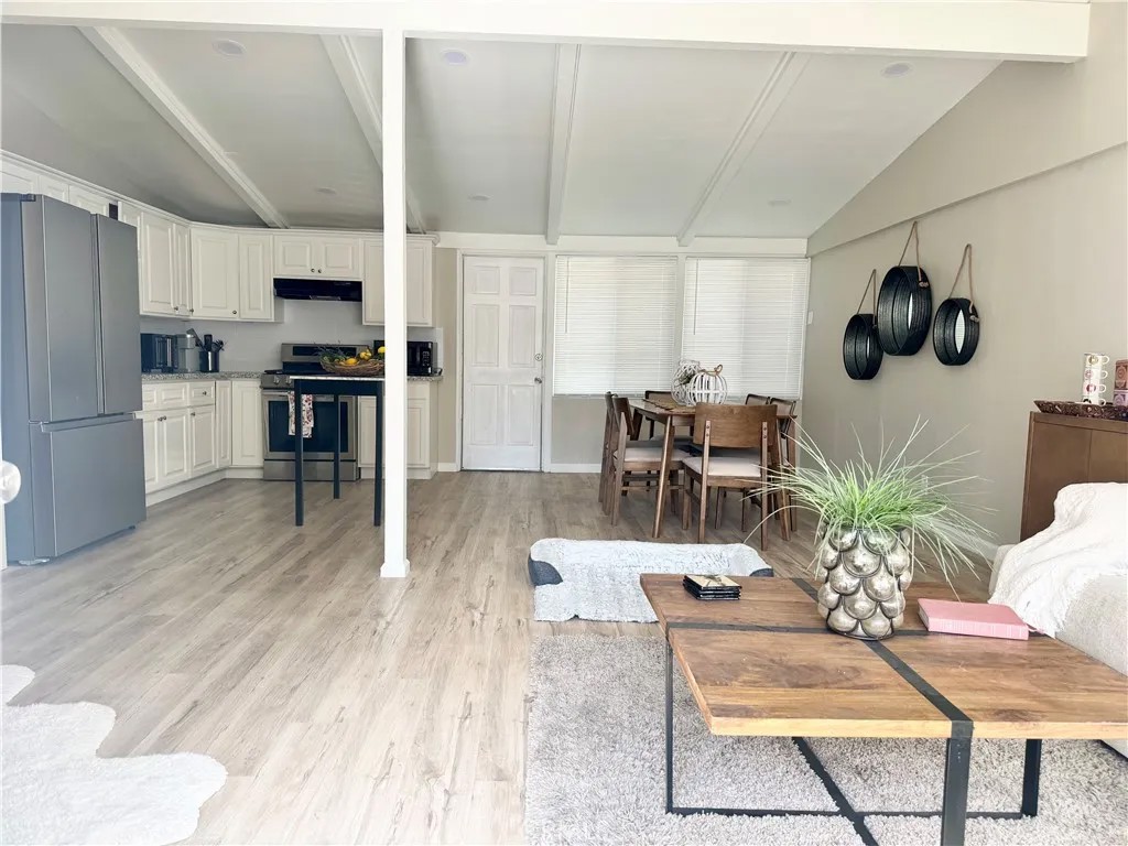 6015 N Alturas