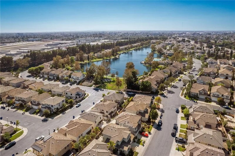 8 Bayview Drive
