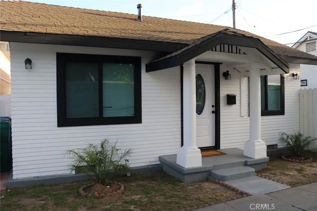 Photo of 2788 E 14th Street, Long Beach, CA 90804 (MLS # DW26092287)