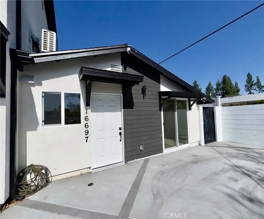 Photo of 16697 Mckeever Street, Granada Hills, CA 91344 (MLS # SR26024831)