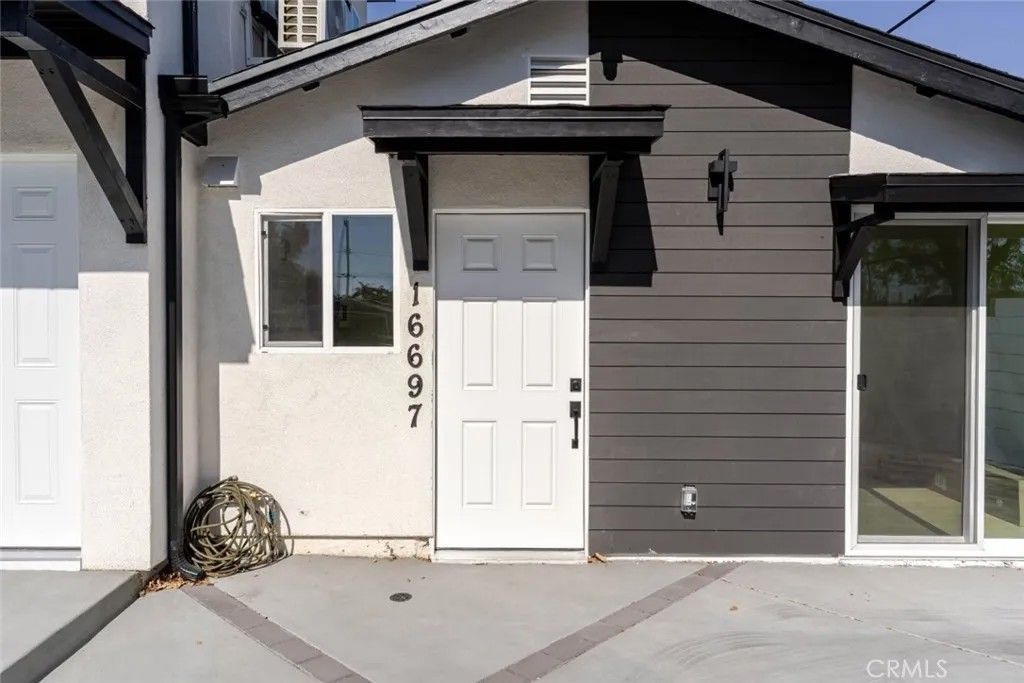 Photo of 16697 Mckeever Street, Granada Hills, CA 91344 (MLS # SR26024831)