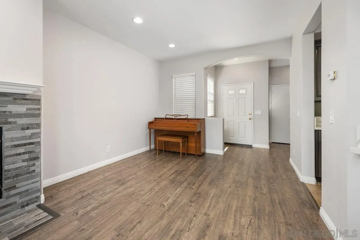 San Diego, California 92131, United States, 3 Bedrooms Bedrooms, ,3 BathroomsBathrooms,Residential,Active,165183