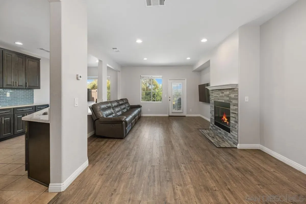 San Diego, California 92131, United States, 3 Bedrooms Bedrooms, ,3 BathroomsBathrooms,Residential,Active,165183