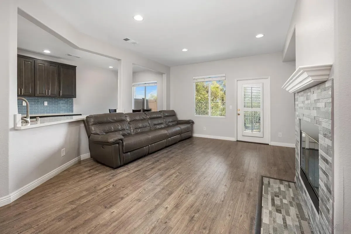 San Diego, California 92131, United States, 3 Bedrooms Bedrooms, ,3 BathroomsBathrooms,Residential,Active,165183