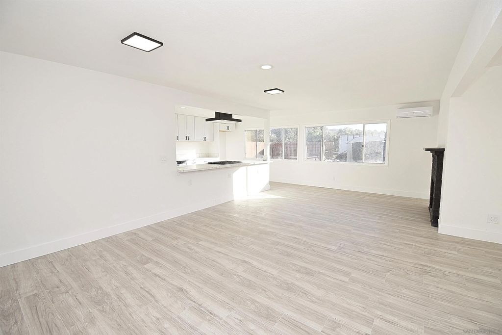 Photo of 401 Washington Street, Ramona, CA 92065 (MLS # 250046143)