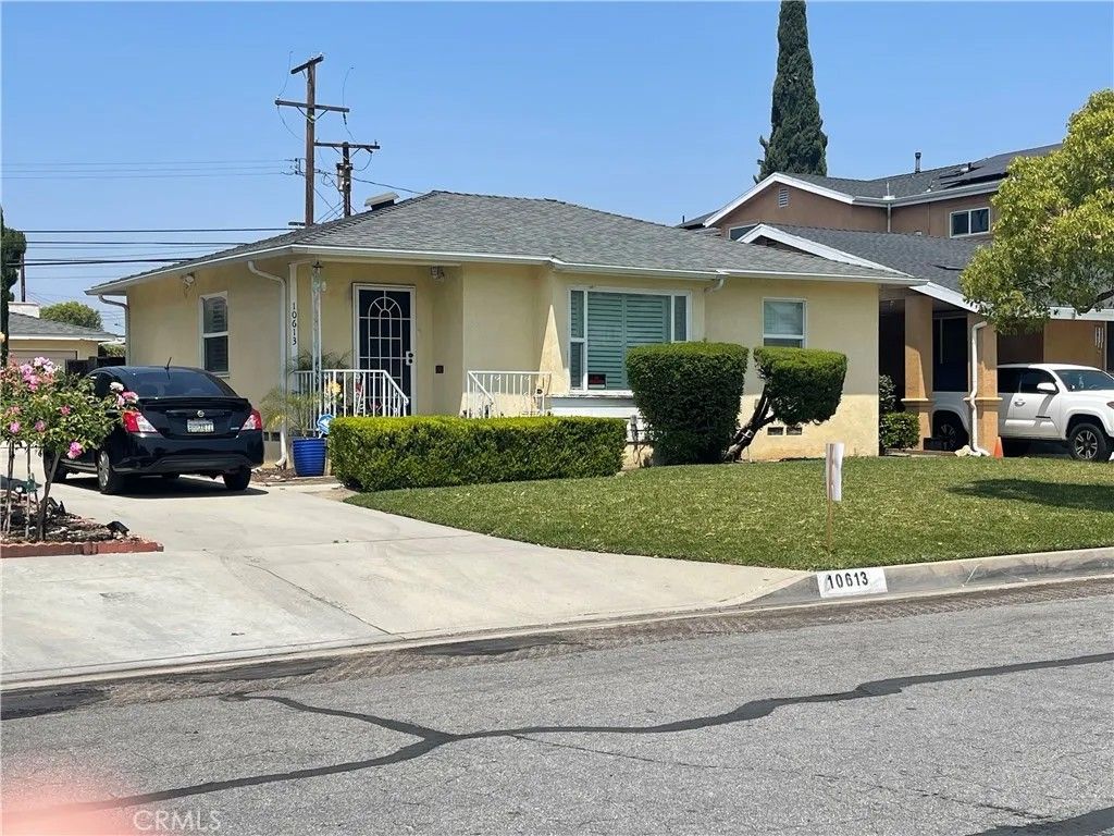 Photo of 10613 Shellyfield Rd, Downey, CA 90241 (MLS # DW26093632)