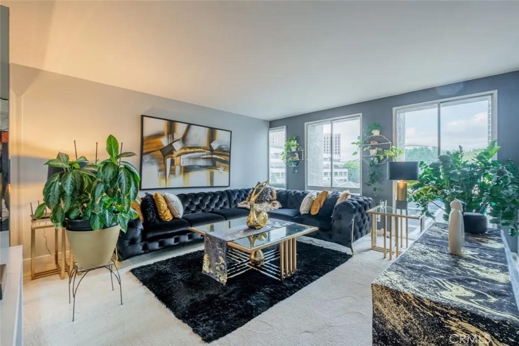 800 W 1st Street 502