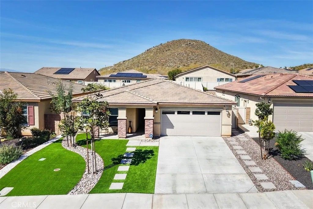 Photo of 28084 Chambers Avenue, Menifee, CA 92585 (MLS # SW26040527)