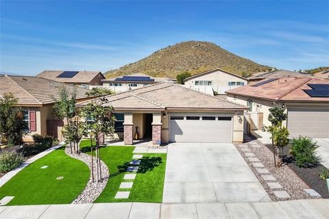 Photo of 28084 Chambers Avenue, Menifee, CA 92585 (MLS # SW26040527)