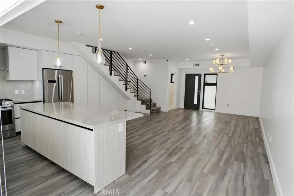 829 N Martel 4