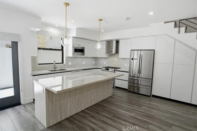 829 N Martel 4