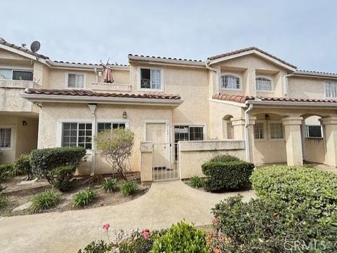Photo of 2160 Blackberry Circle, Oxnard, CA 93036 (MLS # CV26029145)