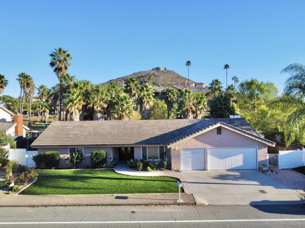 Photo of 1423 Vista Grande Rd, El Cajon, CA 92019 (MLS # 250045484)