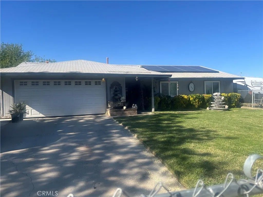 Photo of 15235 Newmont Ave, Lancaster, CA 93535 (MLS # SR26078043)