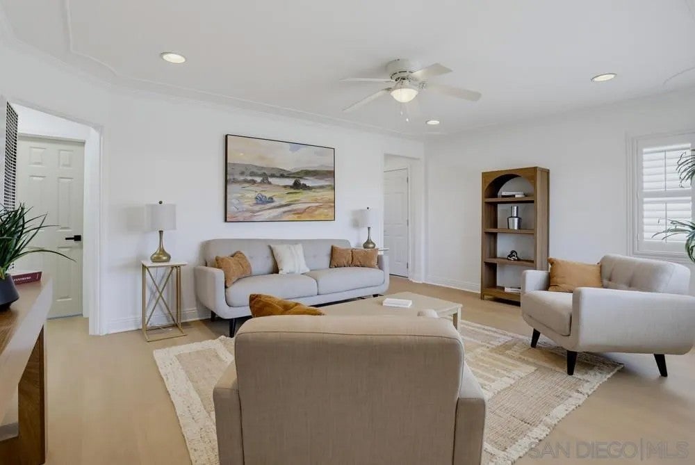 5374 Bonita Dr