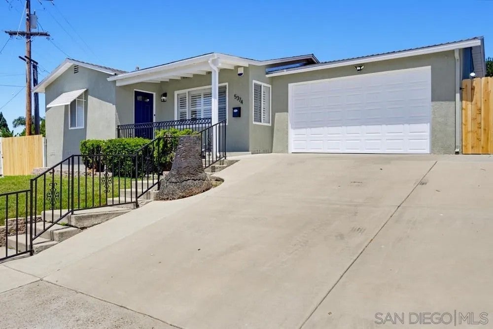5374 Bonita Dr