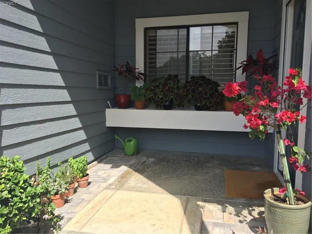 Photo of 8152 Mainsail Dr #104, Huntington Beach, CA 92646 (MLS # CV26078071)