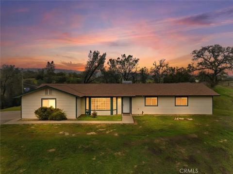 Photo of 29951 N Lilley Way, Coarsegold, CA 93614 (MLS # FR25276650)