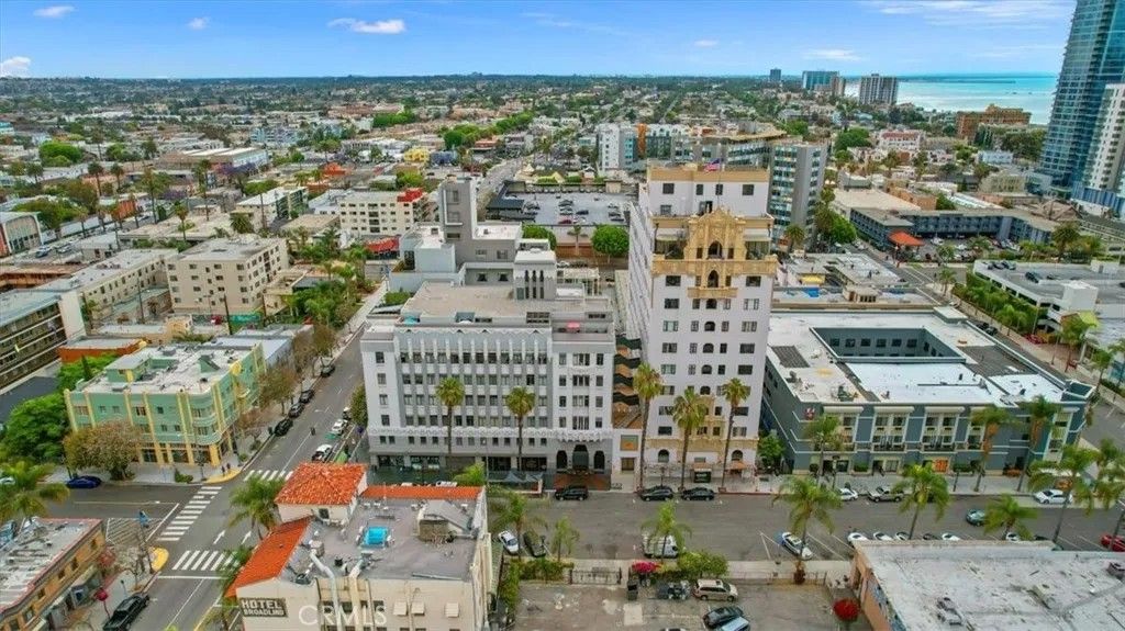 Photo of 140 Linden Ave, Long Beach, CA 90802 (MLS # IV26005923)