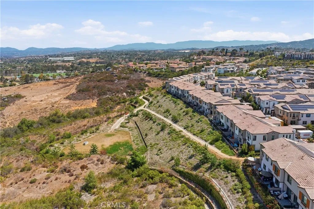 1724 Valley Oak Way