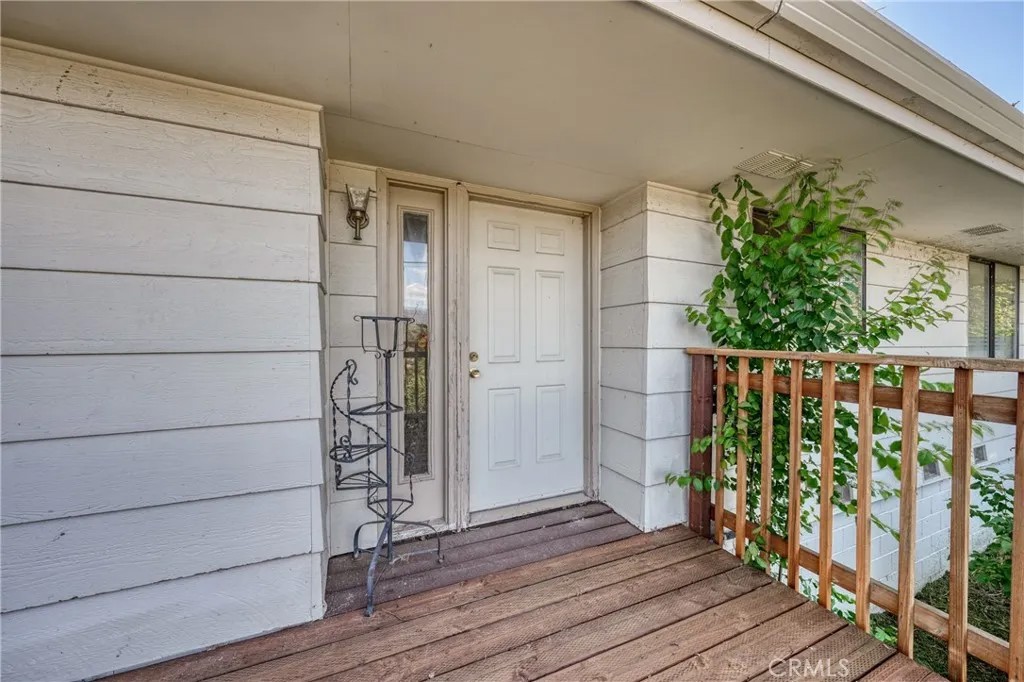 120 Miramonte Avenue